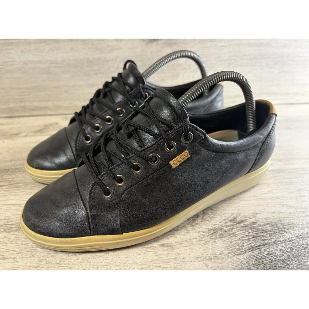 Ecco Shoes Womens‎ Size 7 Soft 8 Black Leather Low Top Round Toe Comfort Sneaker